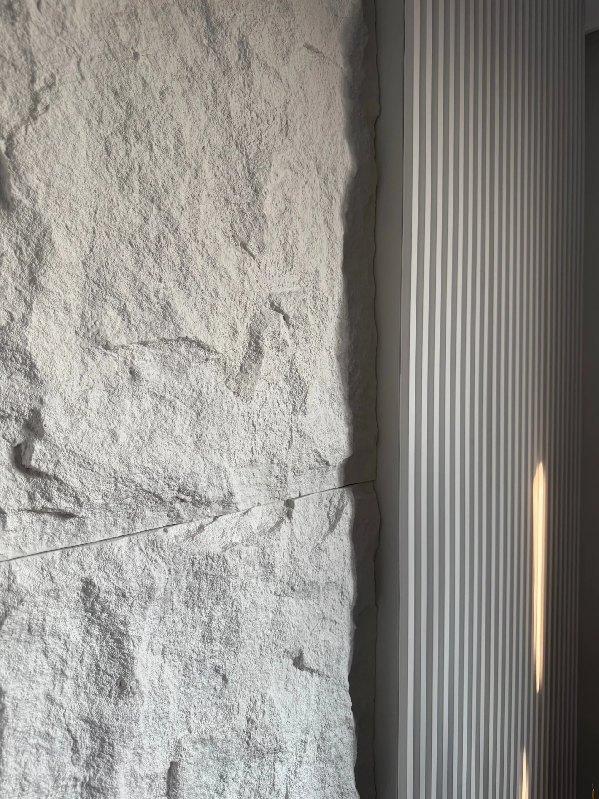 akustikpaneel im Bad/wandpaneel in steinoptik